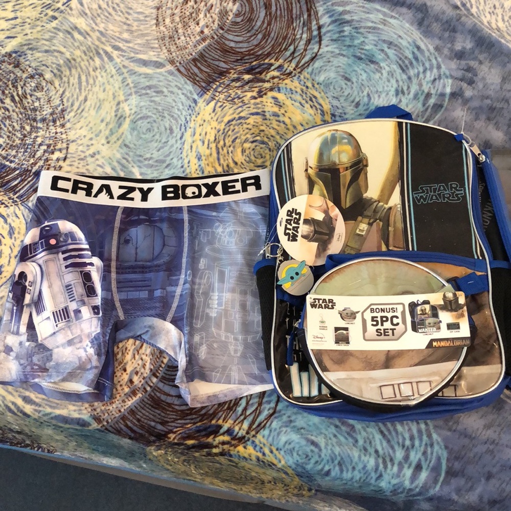 STARS WARS 5 PIECE BACKPACK WITH STAR WARS MEDIUM CRAZY BOXERS MANDALORIAN